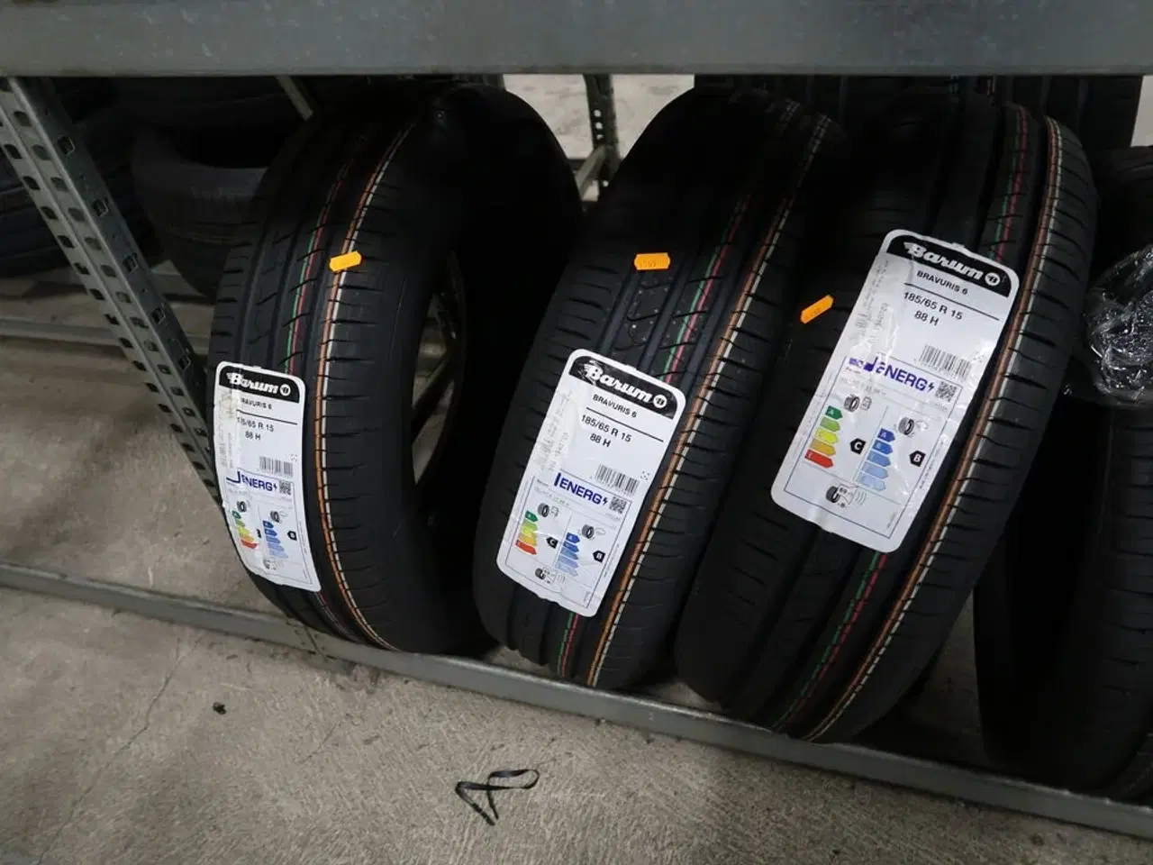 Billede 1 - 3 stk. dæk BARUM 185/65R15 88H