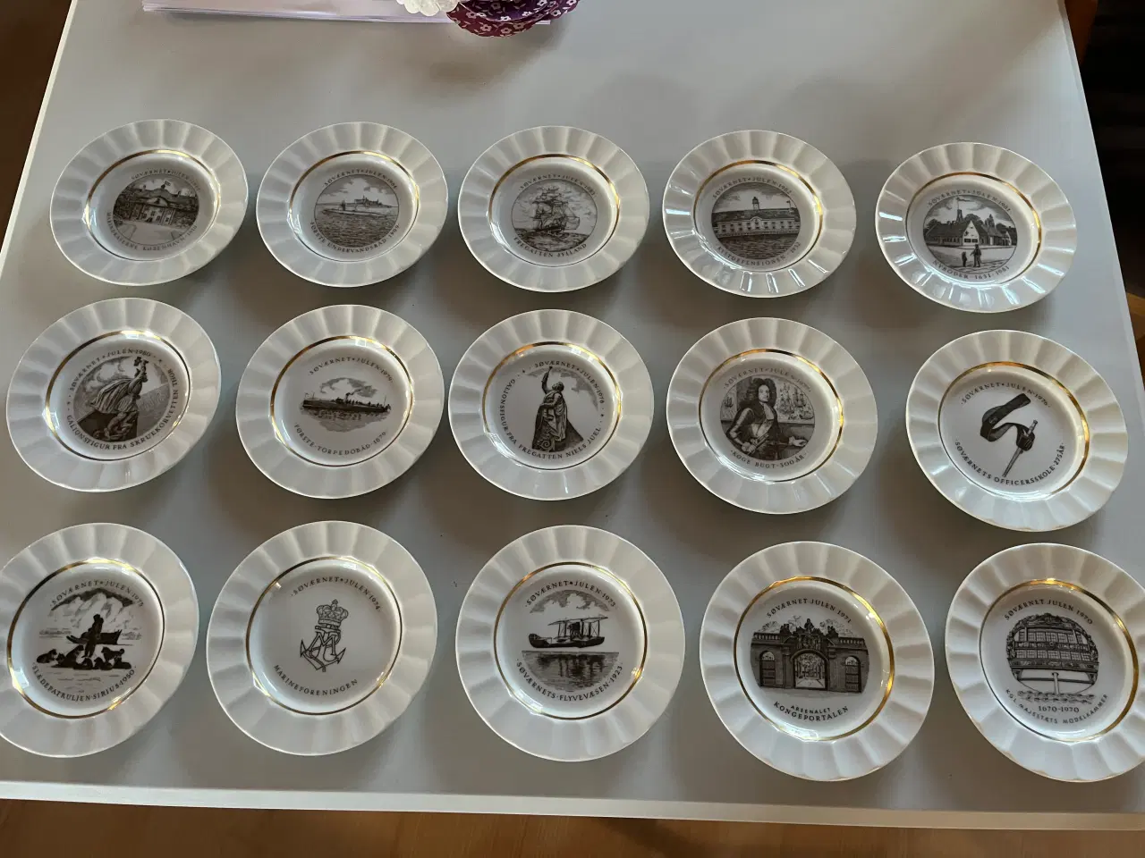 Billede 1 - Små juleplatter fra Royal Copenhagen.