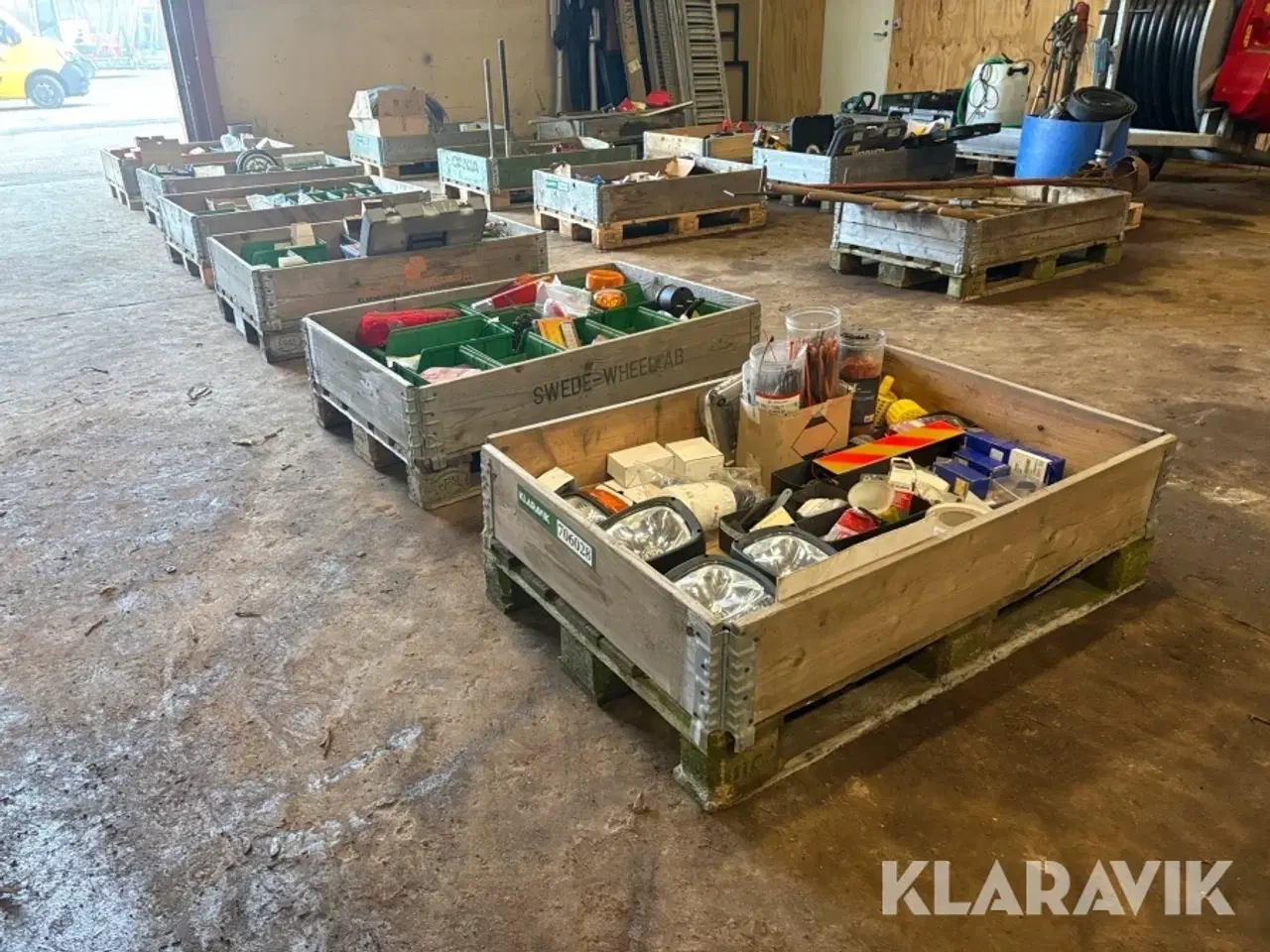 Billede 4 - Lot med reservedele - 5 paller