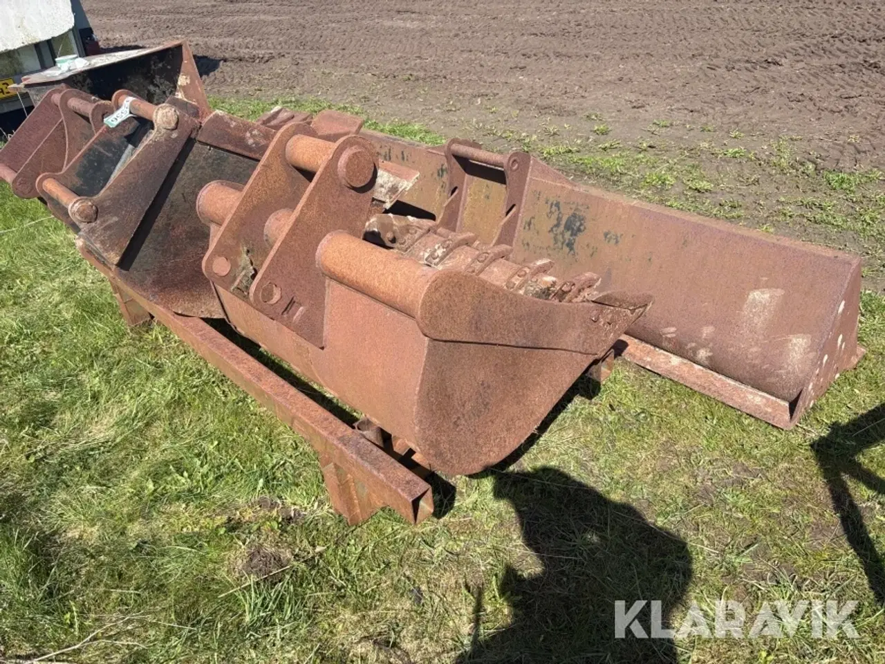 Billede 4 - Skovlsæt med stativ 5 skovle + stativ