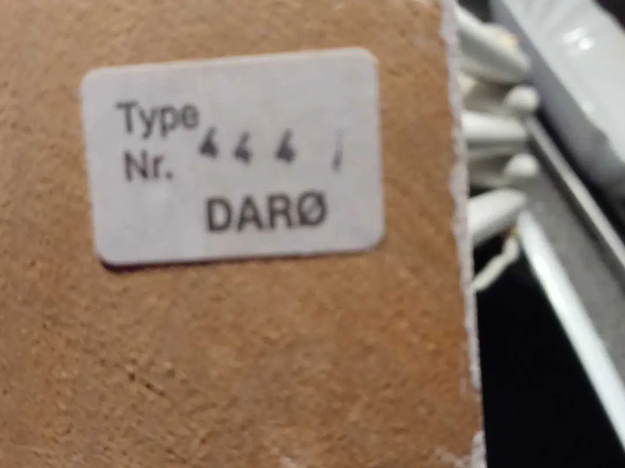 Billede 8 - DARØ Svingsen, sakselampe.