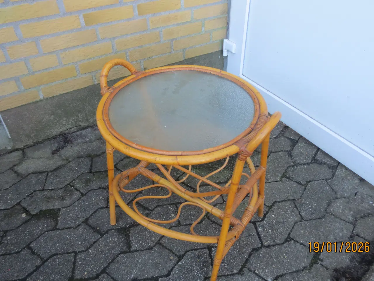 Billede 1 - 1 stk Rund Bambus Bord med Glasplade