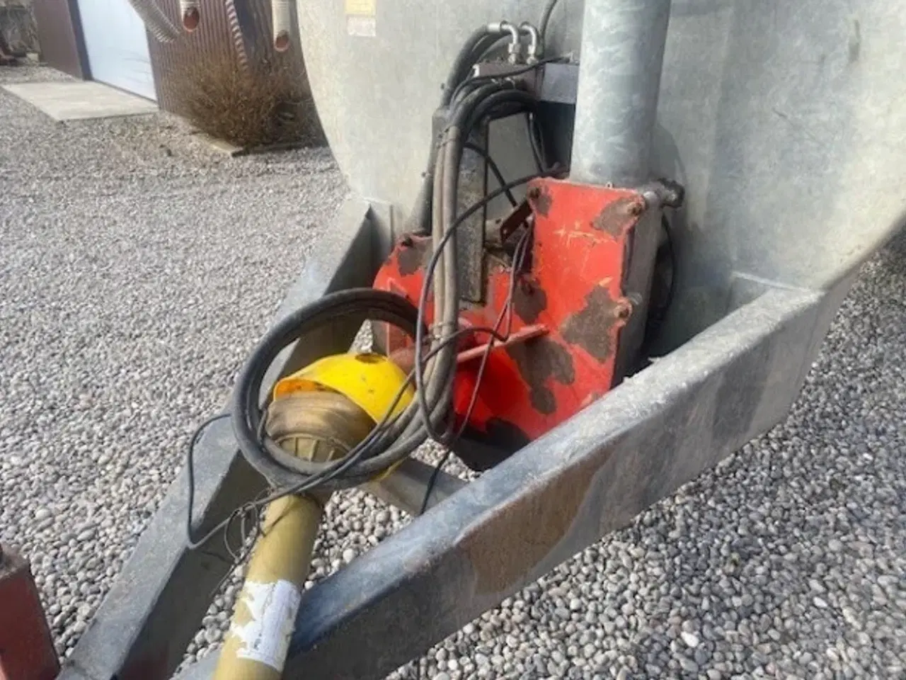 Billede 9 - SAK 10 Ton galvaniseret gyllevogn med 16 meter HARSØ slangebom