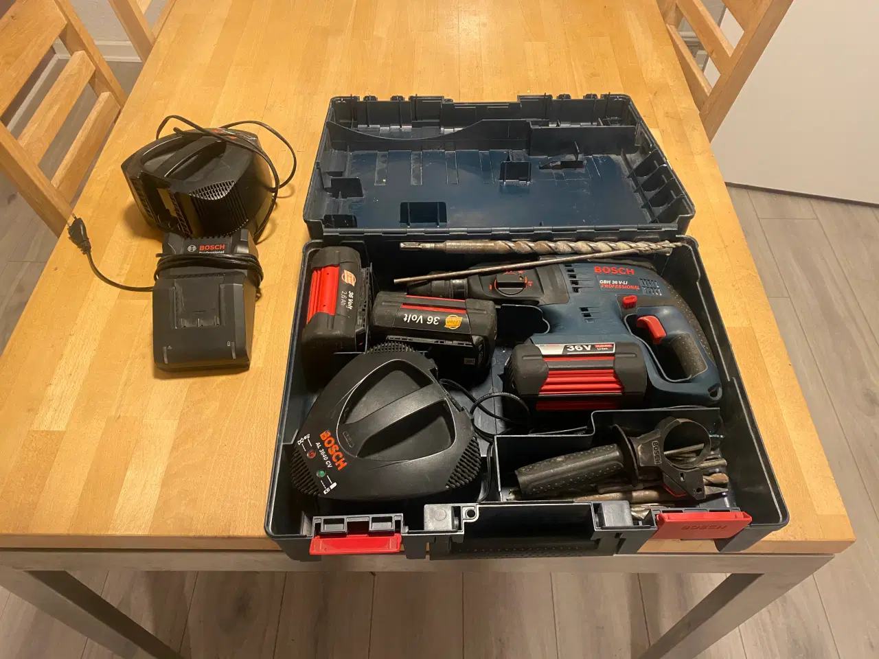 Billede 1 - Bosch borehammer 36 volt 3 batterier