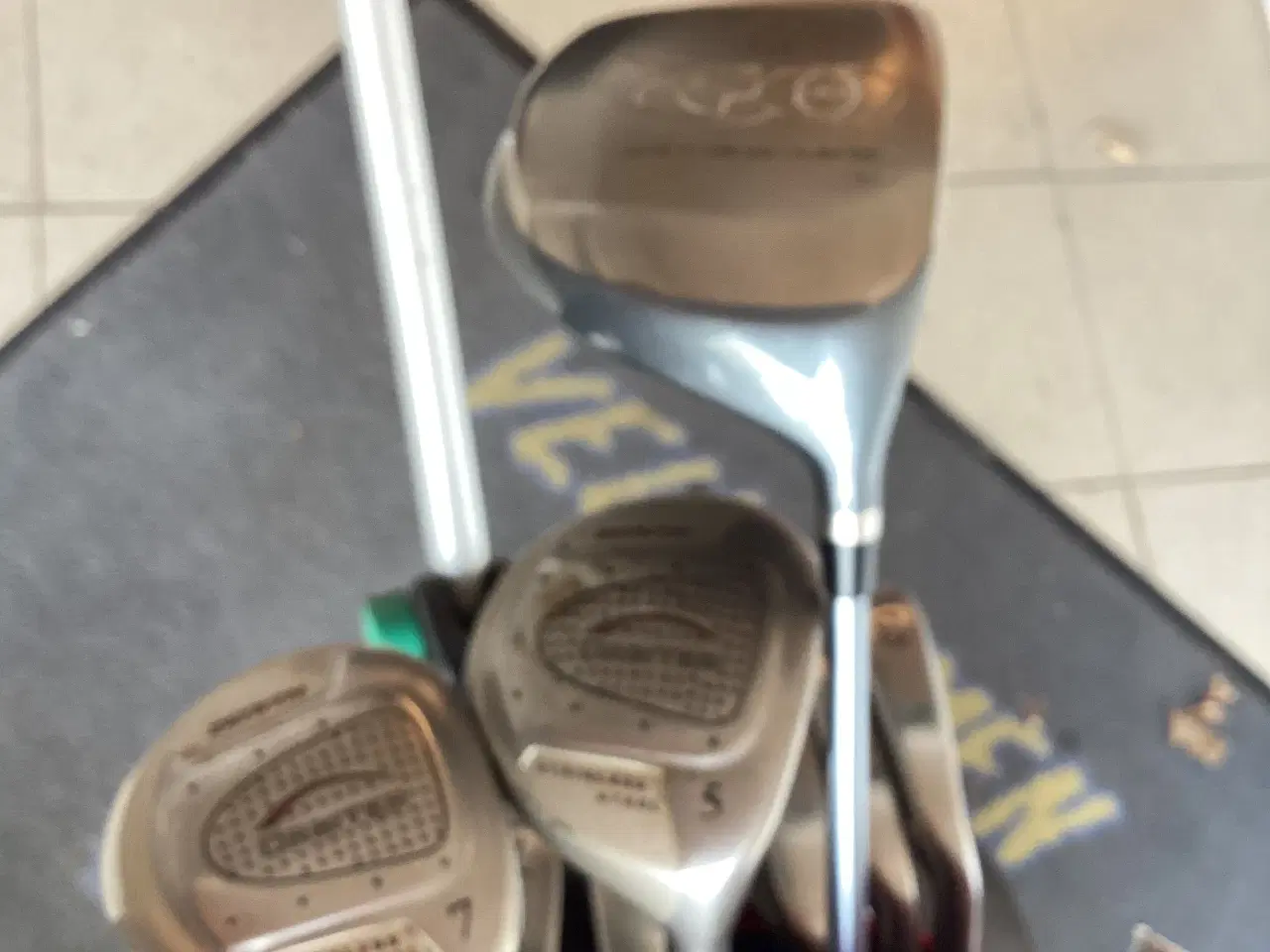 Billede 5 - Golfsæt , Vogn. Bag. Køller/jern.