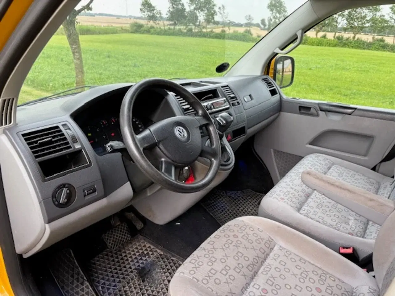 Billede 6 - VW Transporter 2,5 TDi 174 Aut. kort Nysynet
