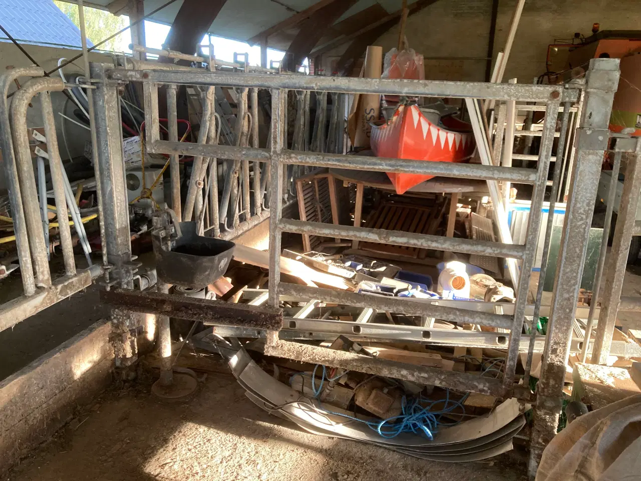 Billede 2 - Mellemgitre, låger, stolper m.m. fra løsdriftsstal