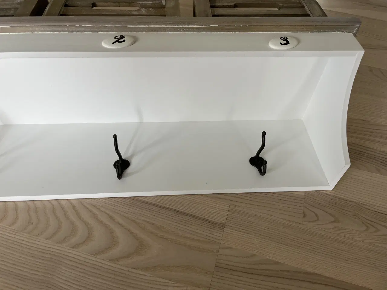 Billede 4 - Super smart reol med knager og skuffer 