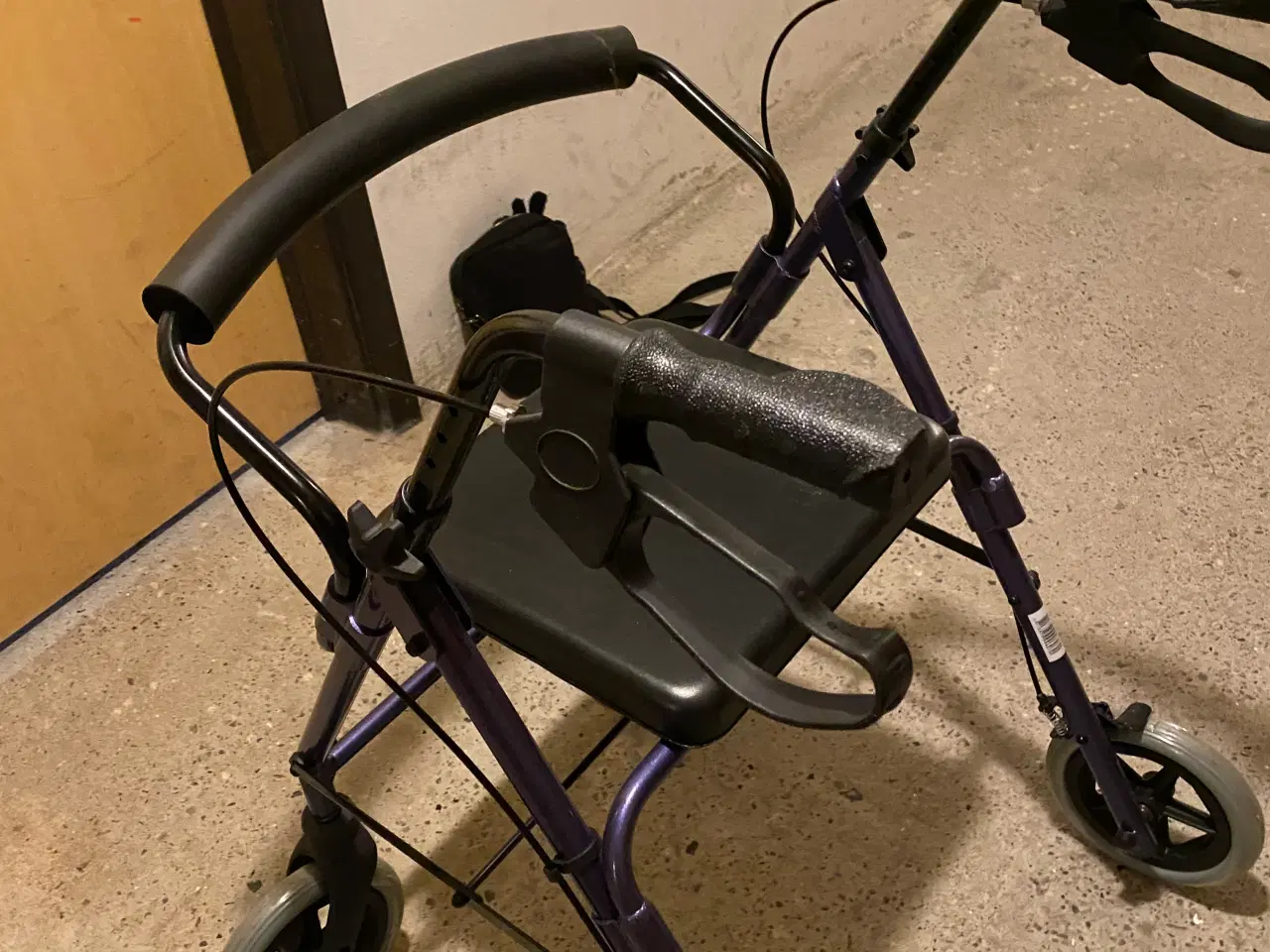 Billede 1 - Rollator købt for kort tid siden