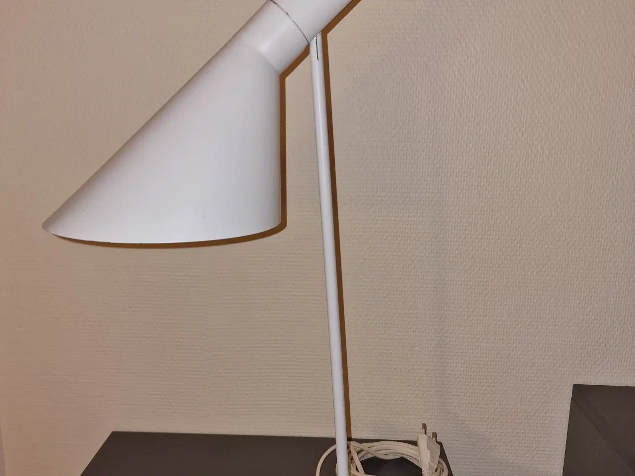 Billede 2 - Arne Jacobsen bordlampe hvid 