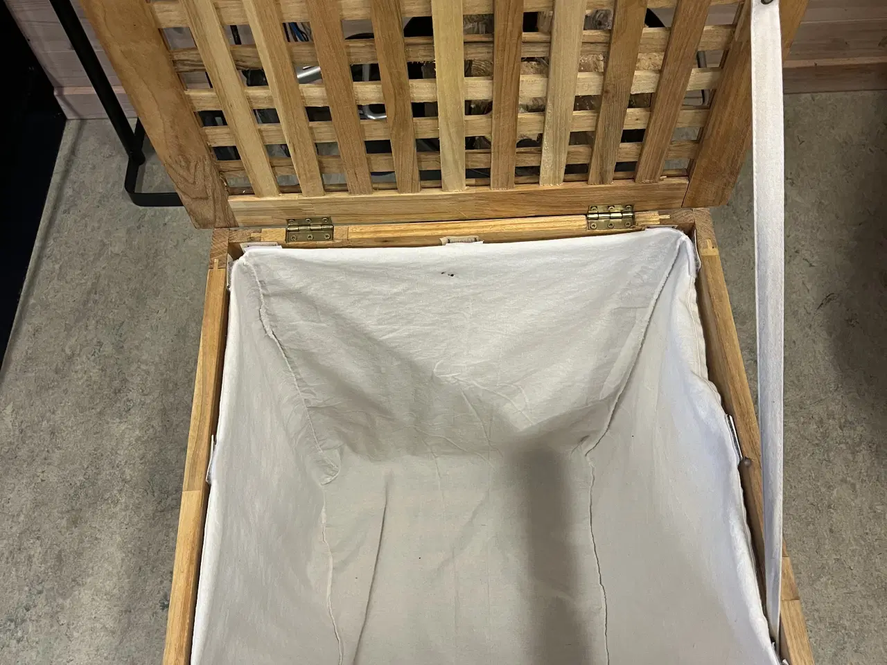 Billede 2 - Vasketøjskurv