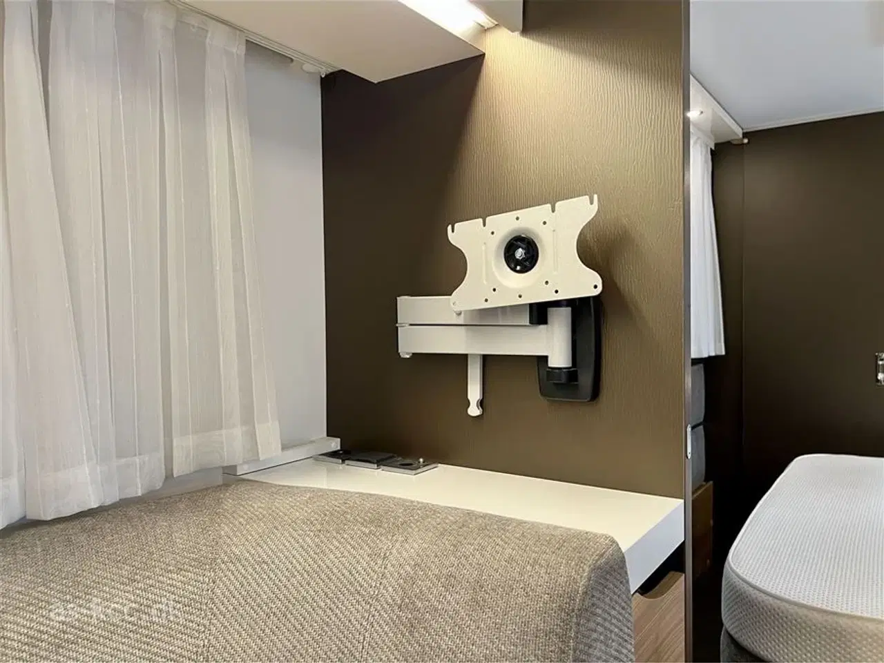 Billede 10 - 2021 - Adria Alpina 663 HT Alde Centralvarme   Adria Alpina 663 HT årg. 2021. 4 sovepladser, 6 siddepladser