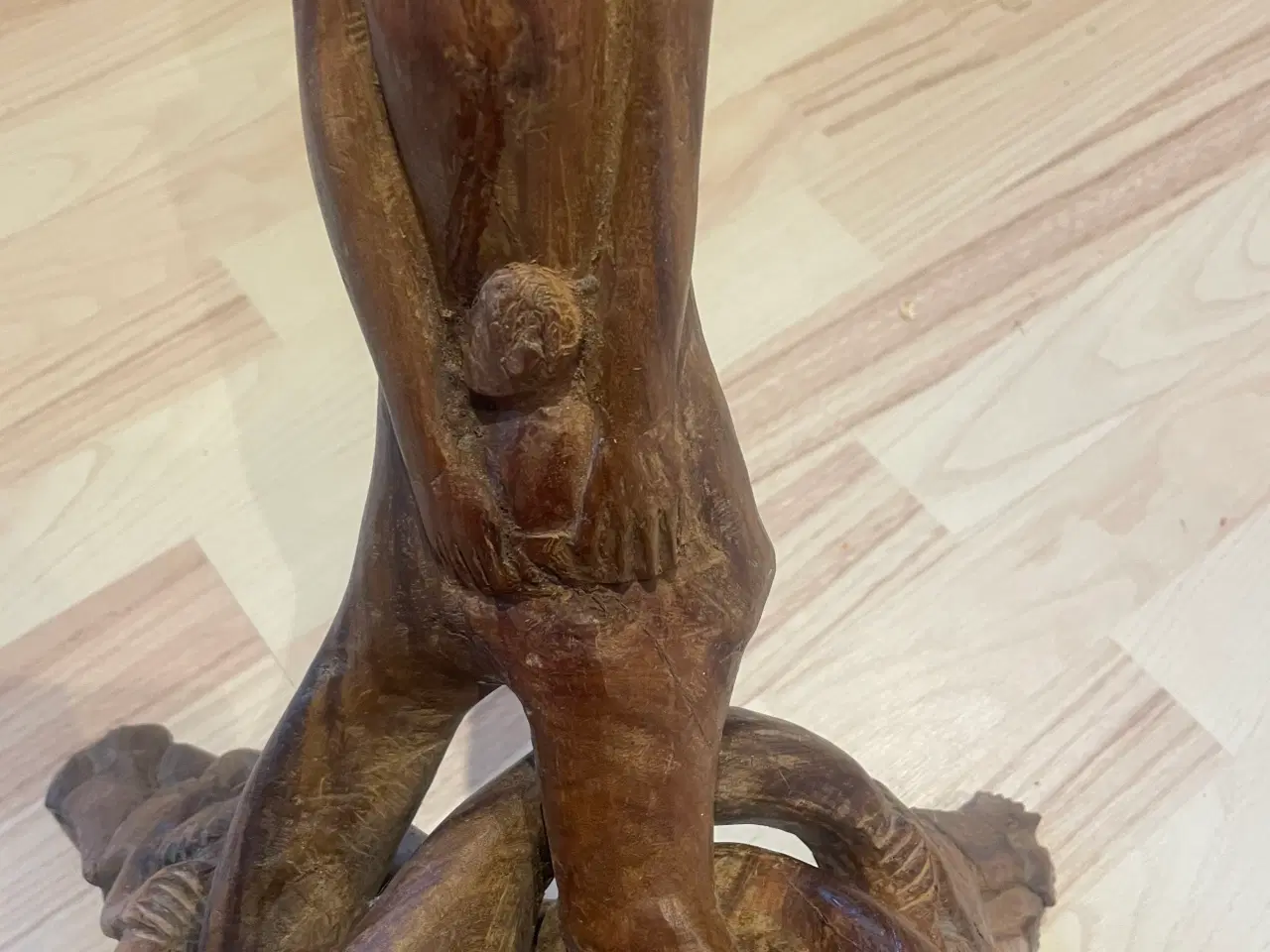 Billede 16 - Africana bord-håndskåret stel med figurer, 19fotos