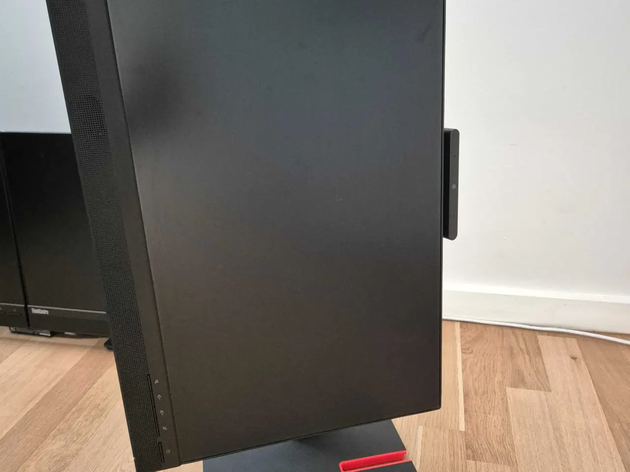 Billede 5 - Lenovo ThinkCentre Tiny-In-One 24" G5