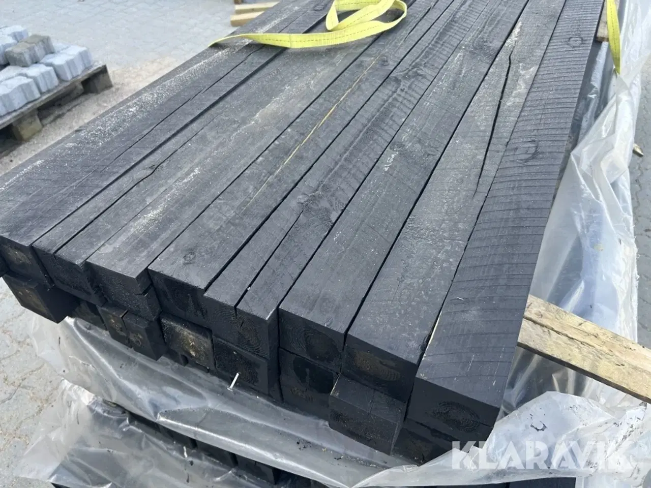Billede 3 - Sortmalet stolper Gran, 100 styk