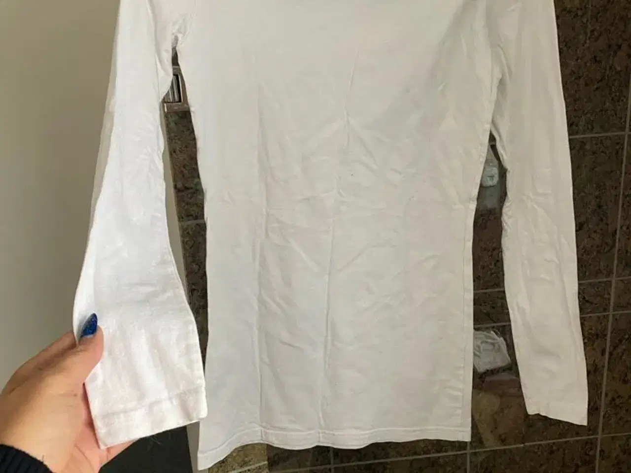 Billede 1 - Hvid flot bluse fra vero moda str S