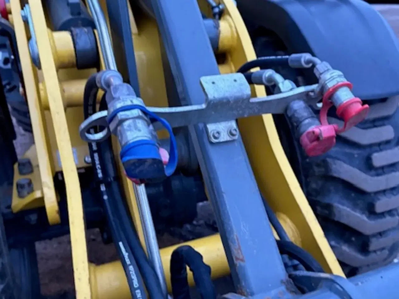 Billede 2 - Wacker Neuson WL28 LUKKET KABINE, SKOVL OG GAFLER, HYDRAULISK SKIFT