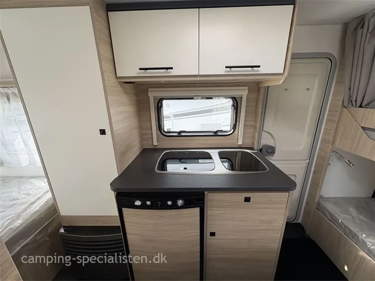 Billede 10 - 2023 - Caravelair ALBA 426 Family   Caravelair Alba 426 Family 2023 - Se den nu Camping-Specialisten.dk