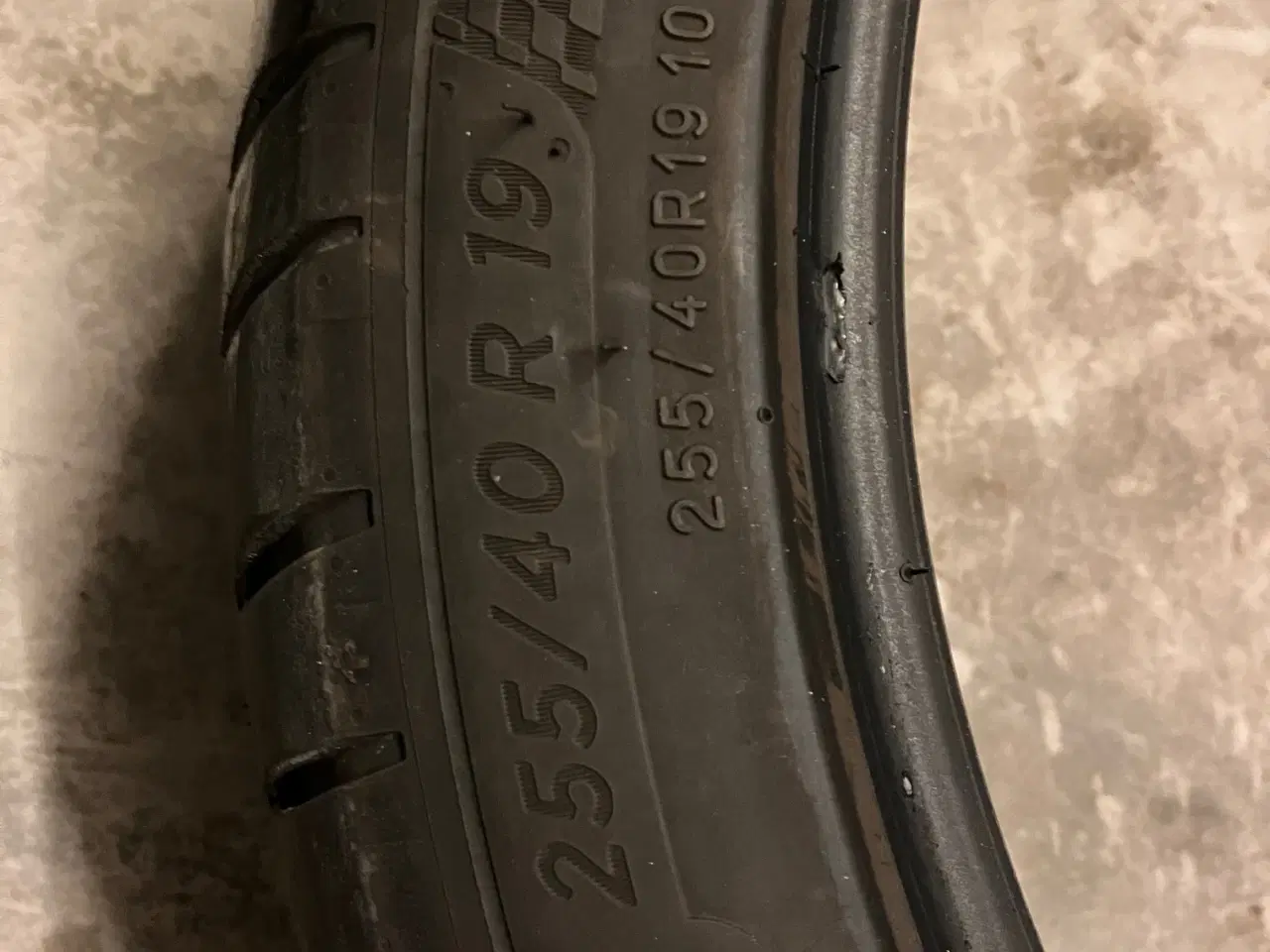 Billede 2 - Dæk 19" Michelin 255/40 R19