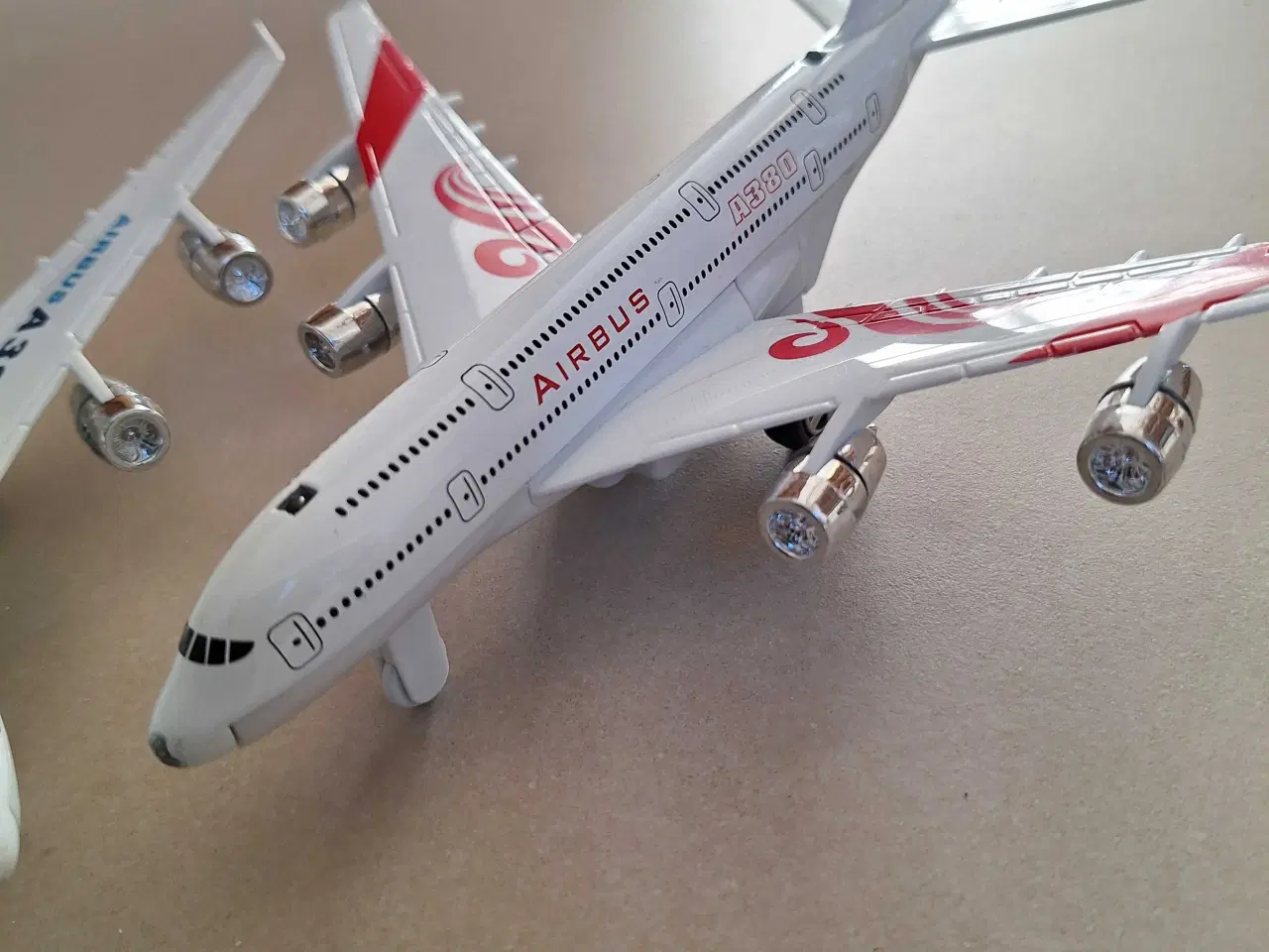 Billede 2 - Airbus fly