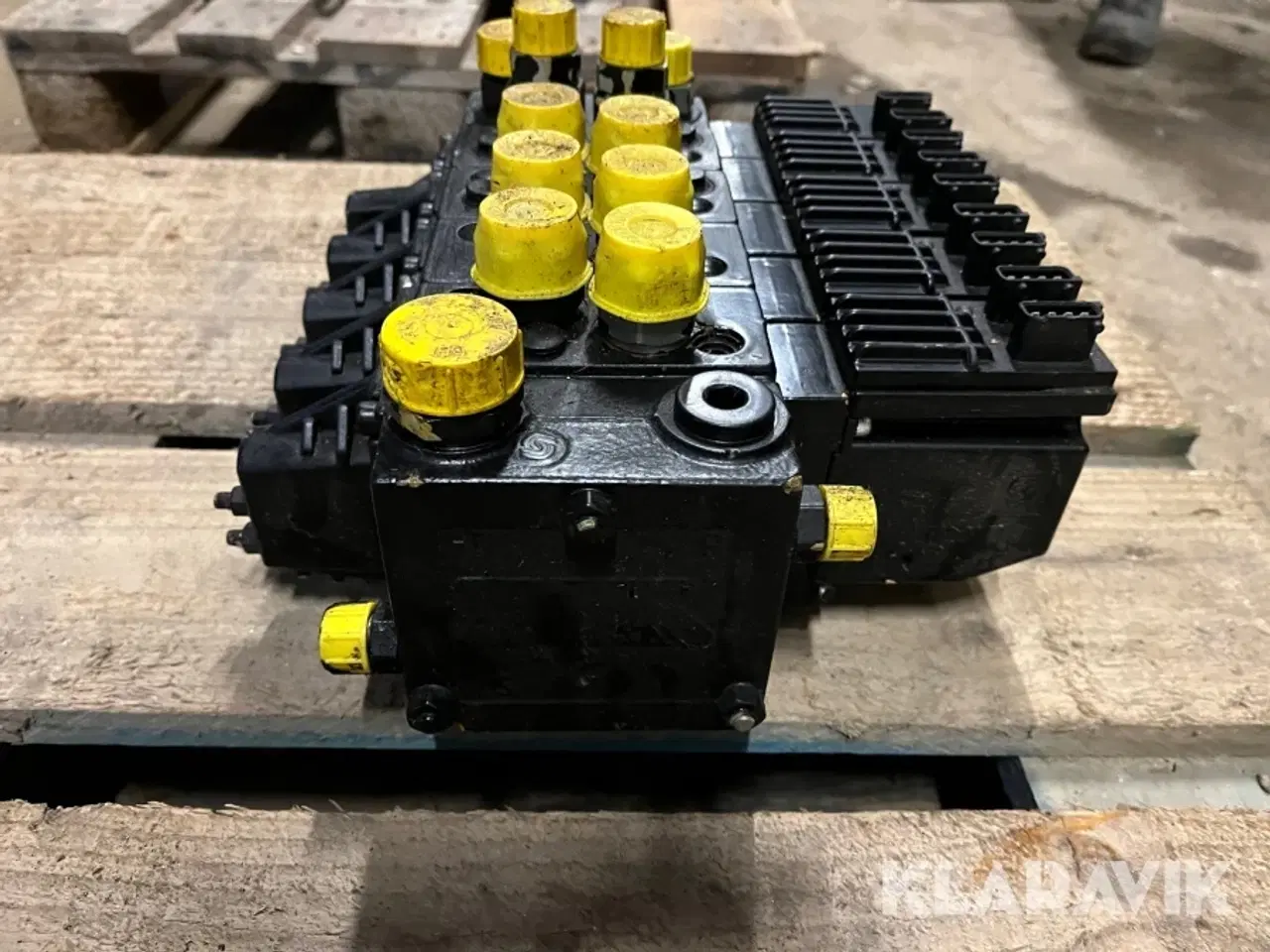 Billede 5 - Ventilblok 5 ventiler Danfoss PVG 32 12 volt