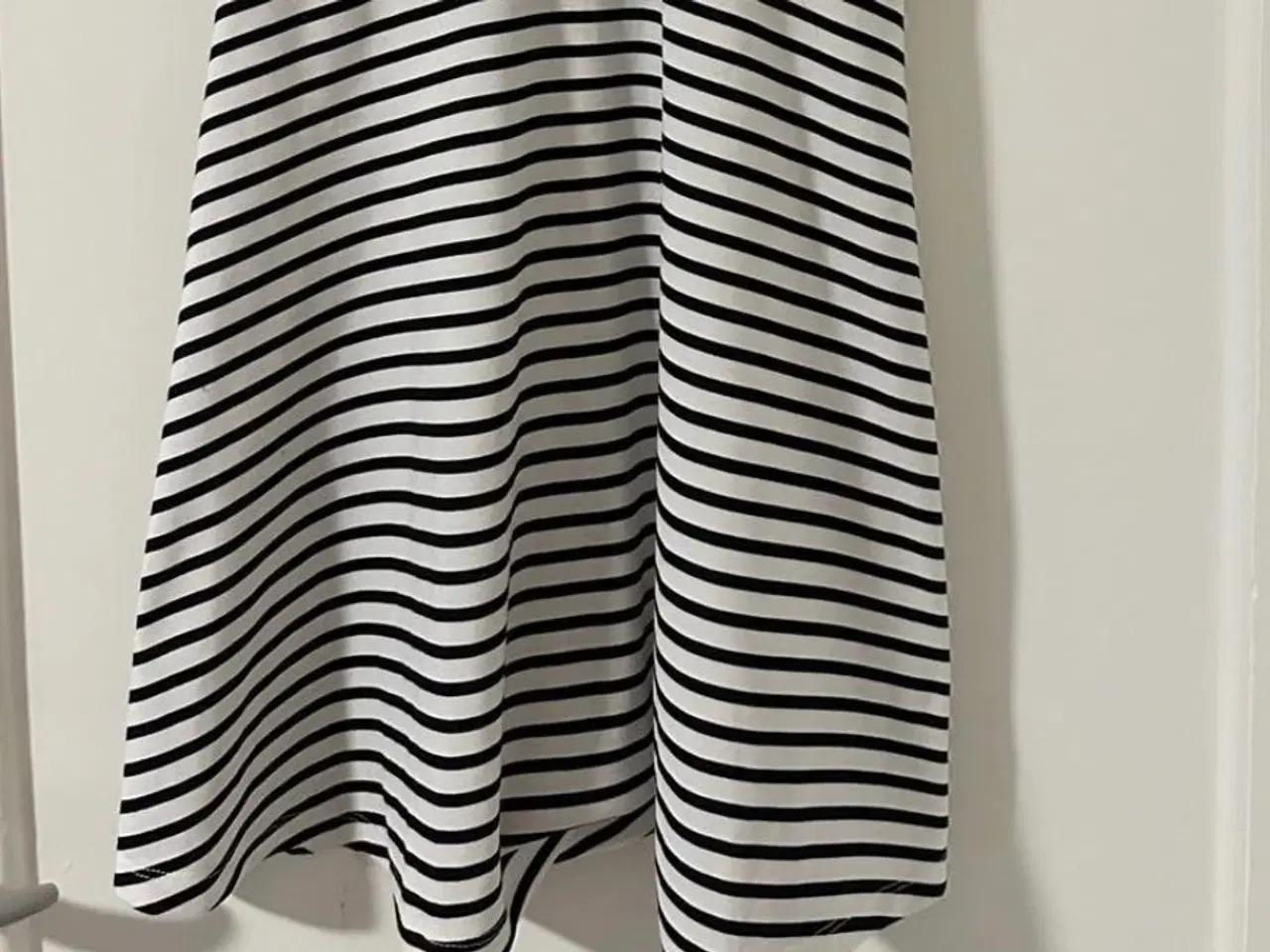 Billede 1 - Disney kjole H&M