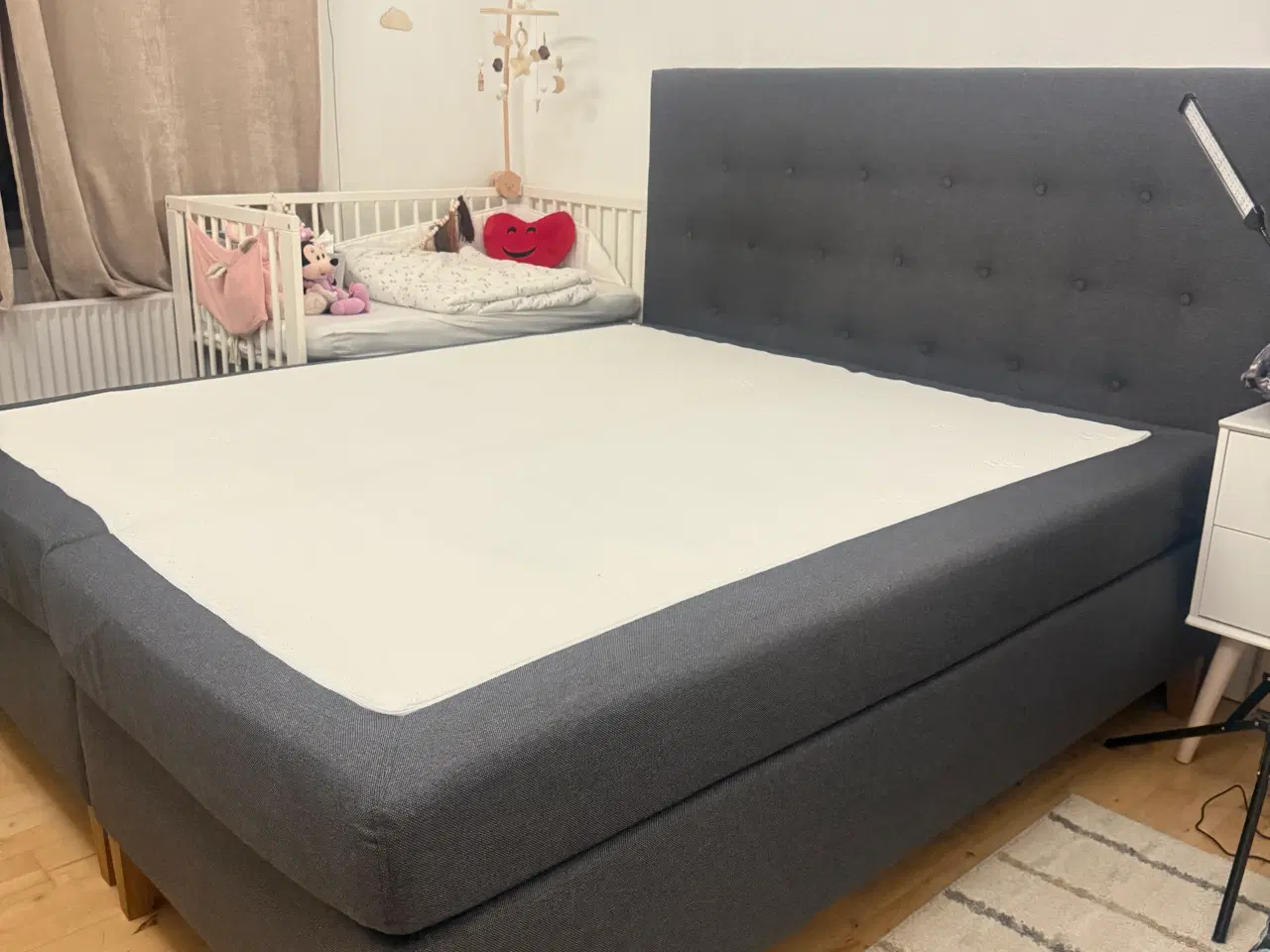 Billede 1 - Kontinental seng med senge gavl