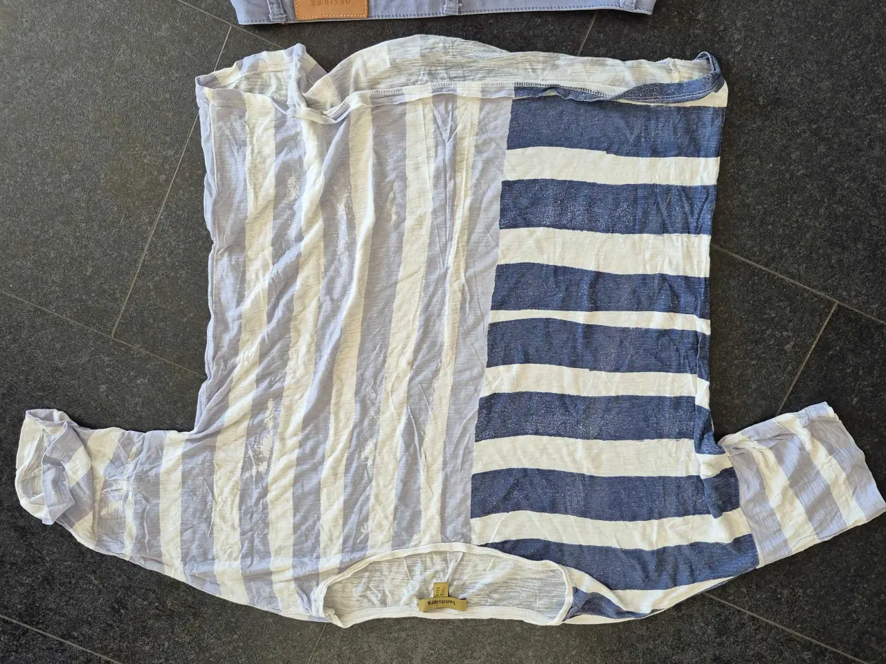 Billede 5 - Shorts sæt med tshirts