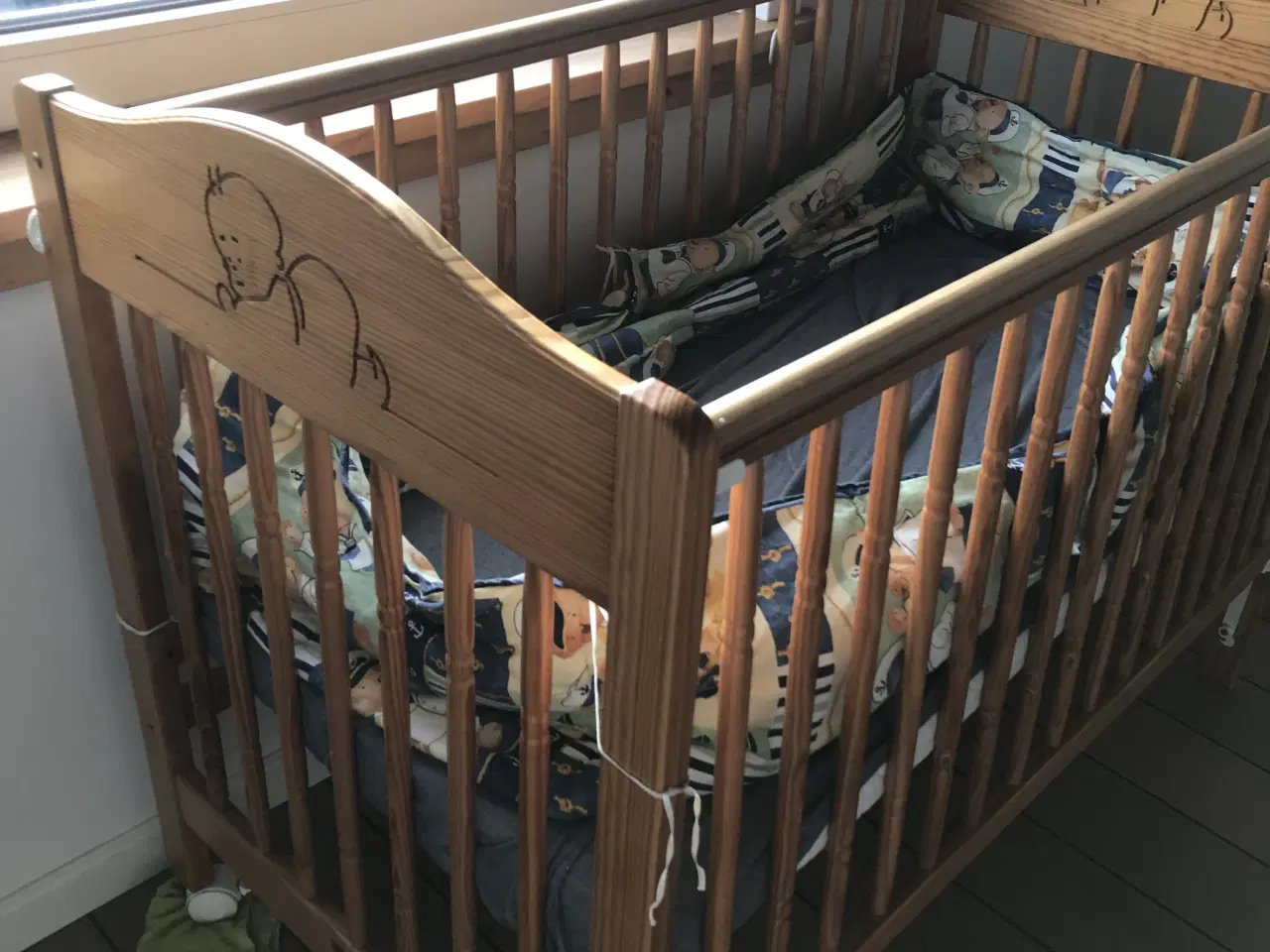 Billede 1 - Tremmeseng