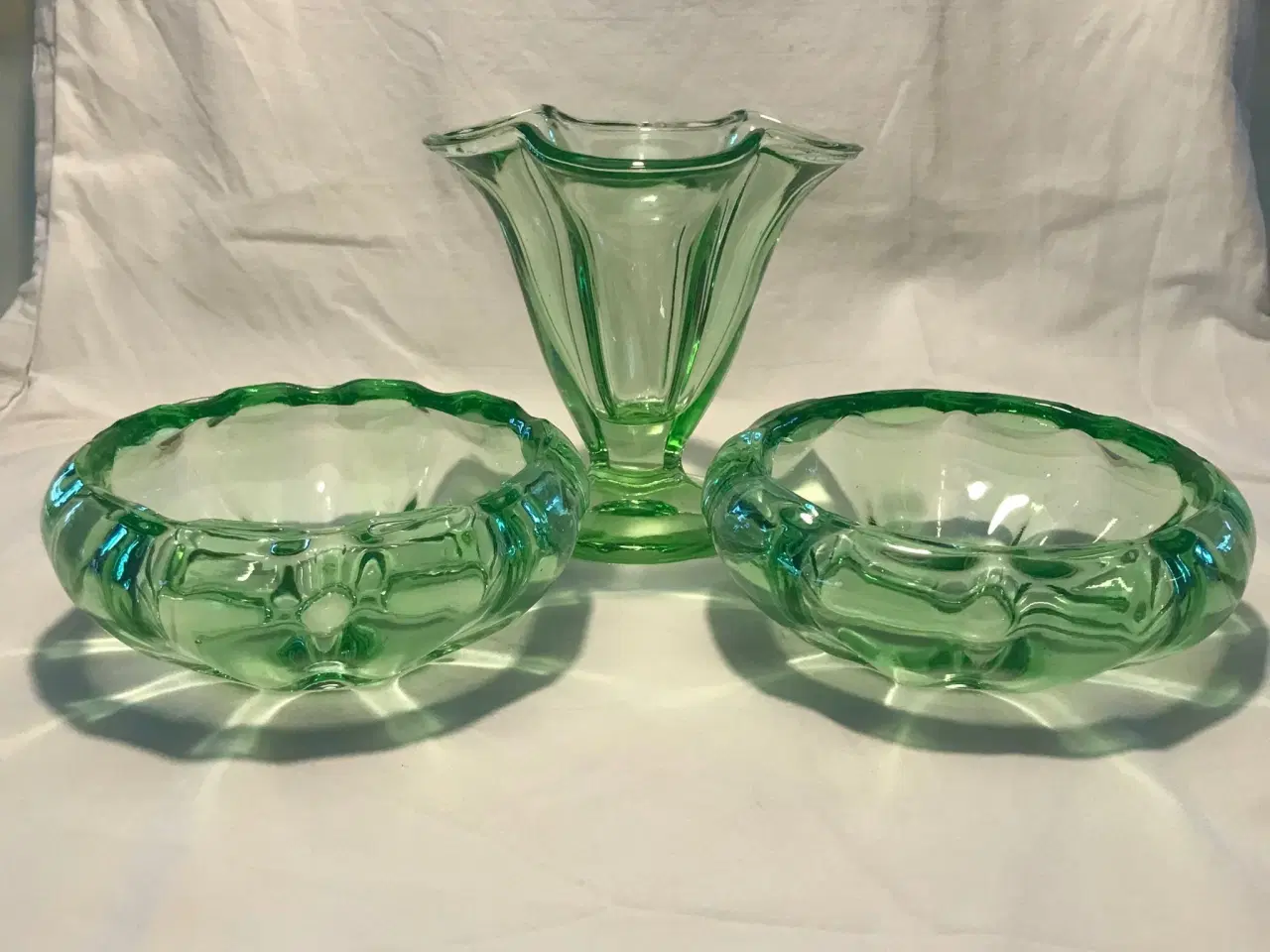 Billede 2 - Smukke vintage skåle i grønt glas