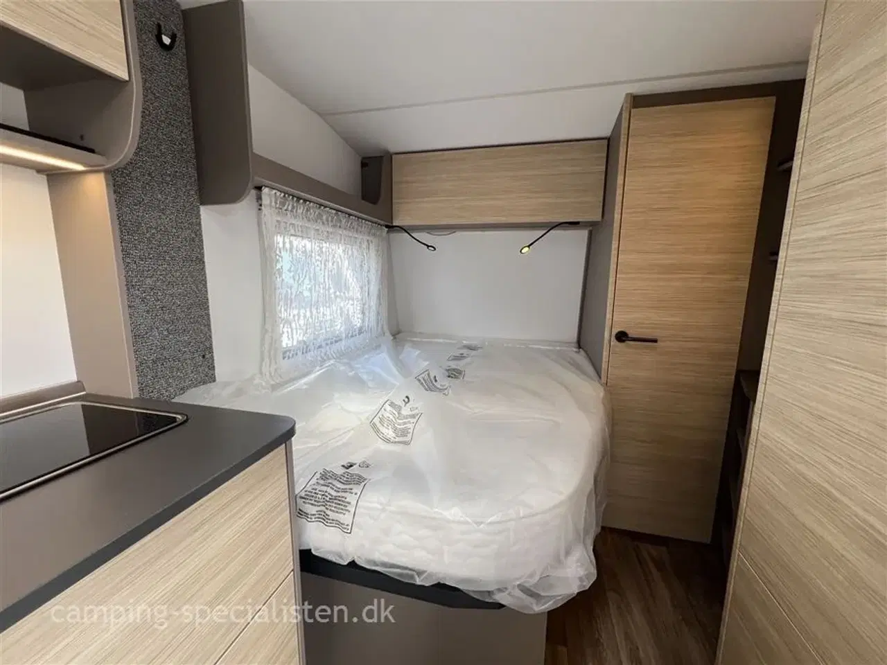 Billede 4 - 2026 - Fendt NEXT 380   2026 Fendt Next 380 - se den nu hos Camping-Specialisten i Silkeborg