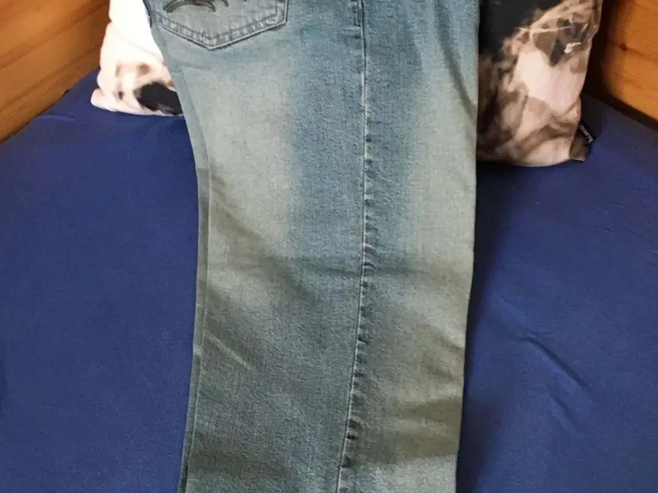 Billede 1 - Lysblå jeans til salg