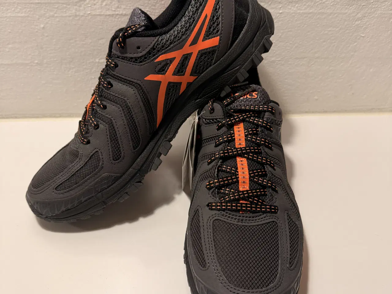 Billede 2 - Helt nye Asics sneakers