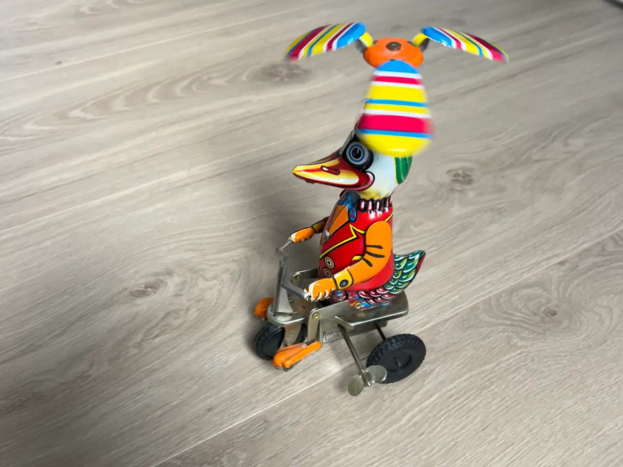 Billede 5 - Blikpladelegetøj And på Trehjulet cykel