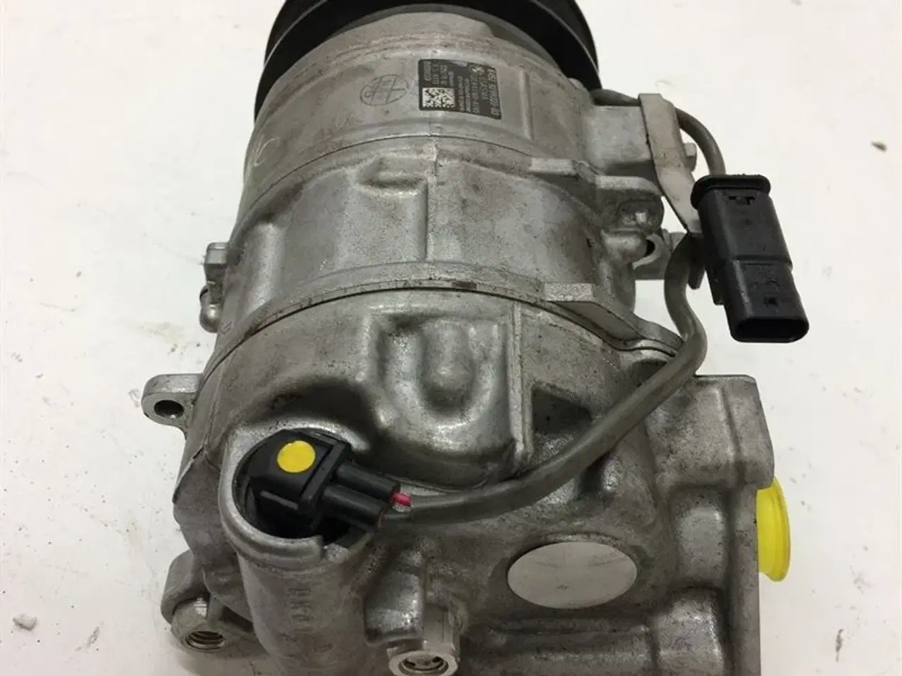 Billede 3 - Klima-Kompressor med magnetkobling B64526826879 BMW X3 (F25) F10 LCI F11 LCI X4 (F26) F45 SAT F46 MPV G11 G12 X1 (F48) X2 (F39) F45 SAT LCI F46 MPV L