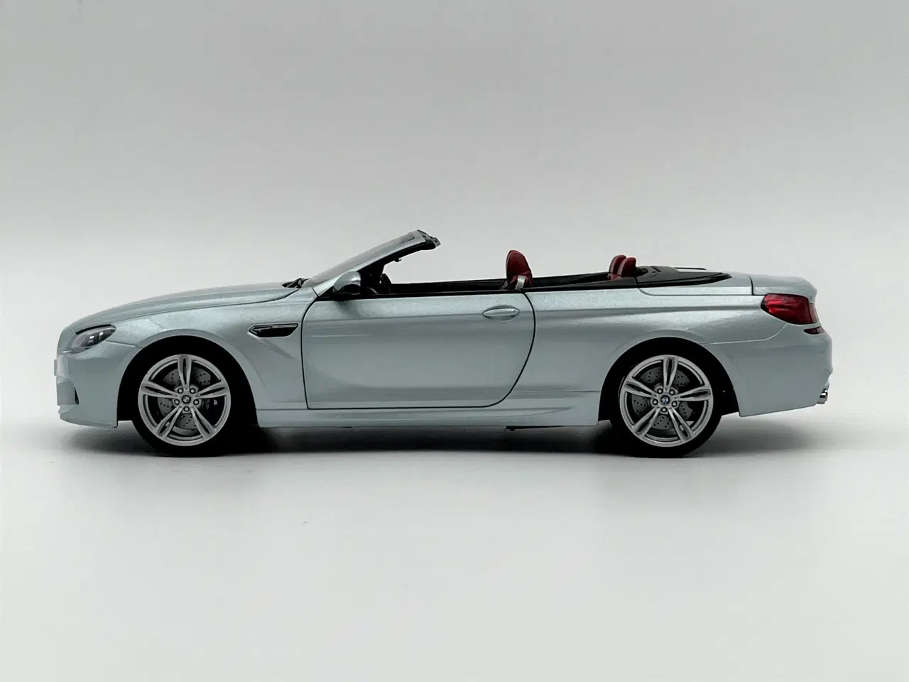 Billede 9 - 2013 BMW M6 F12 "Dealer Edition" 1:18