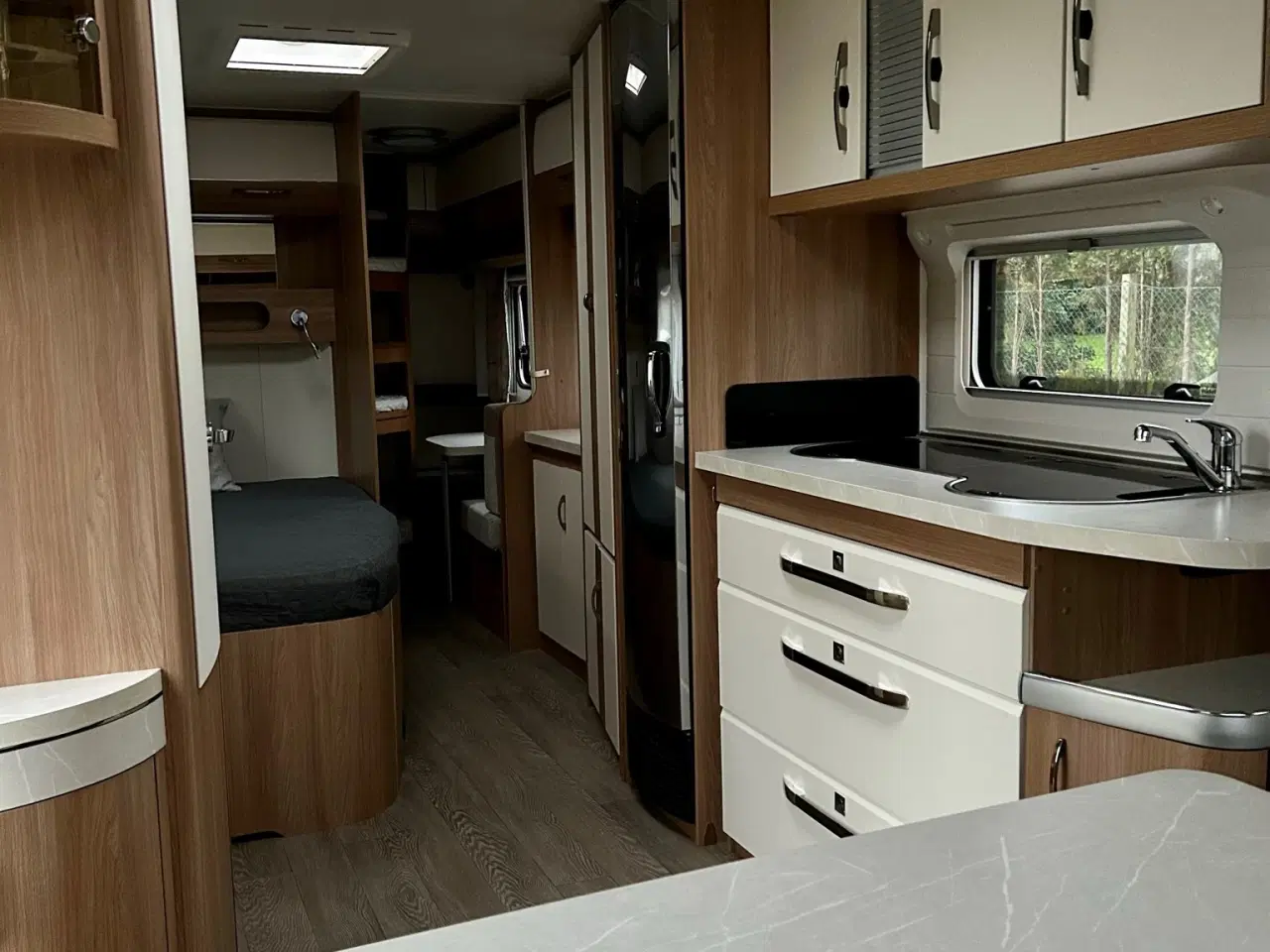 Billede 11 - LUKSUS-FAMILIEVOGN: Hobby De Luxe 650 KFU (2021) I
