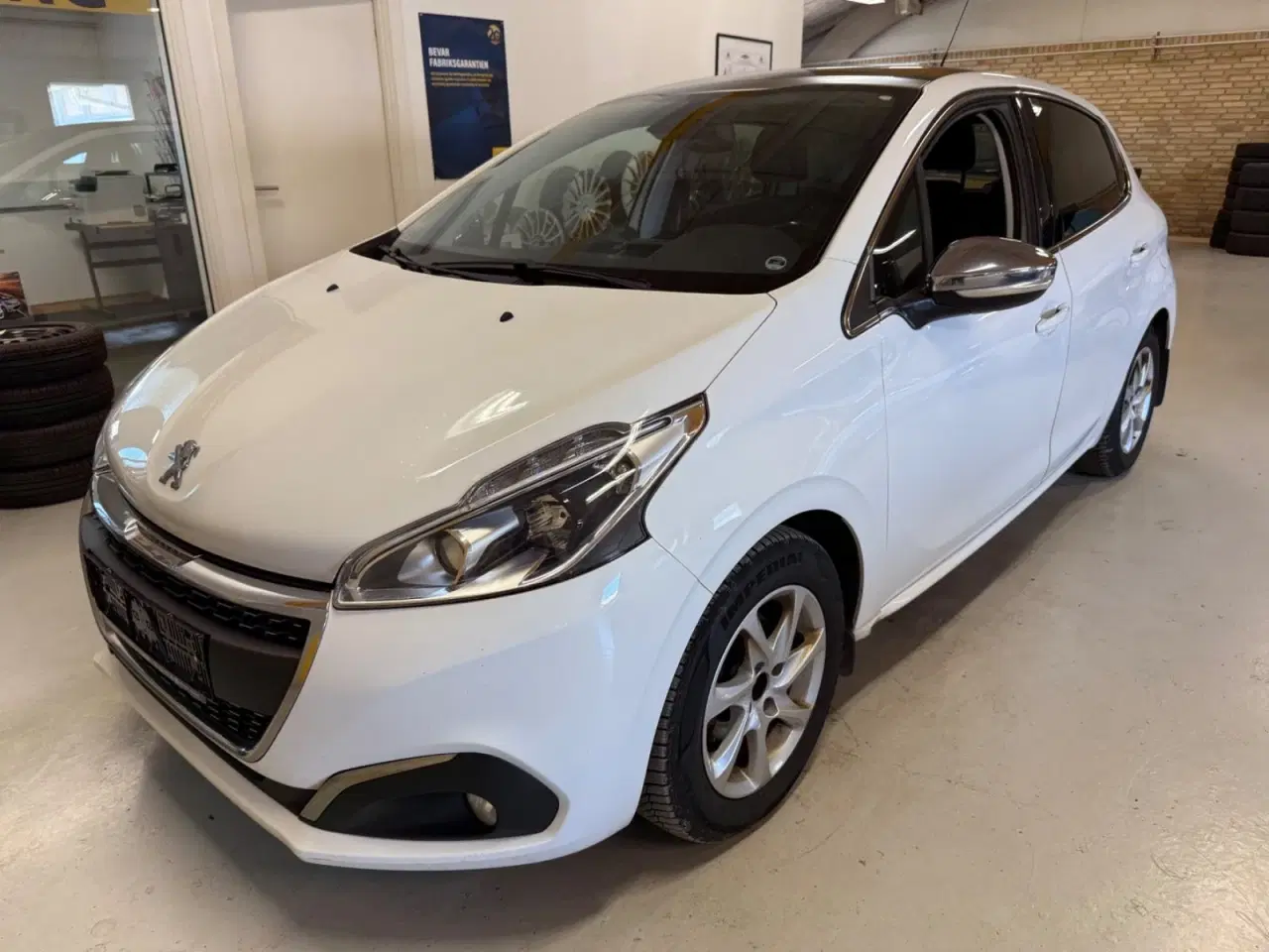 Billede 1 - Peugeot 208 1,6 BlueHDi 100 Desire Sky
