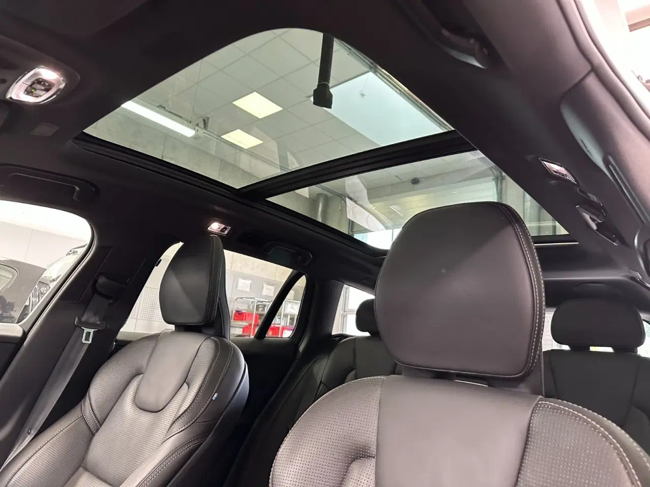 Billede 11 - Volvo V60 2,0 T8 ReCharge R-Design aut. AWD