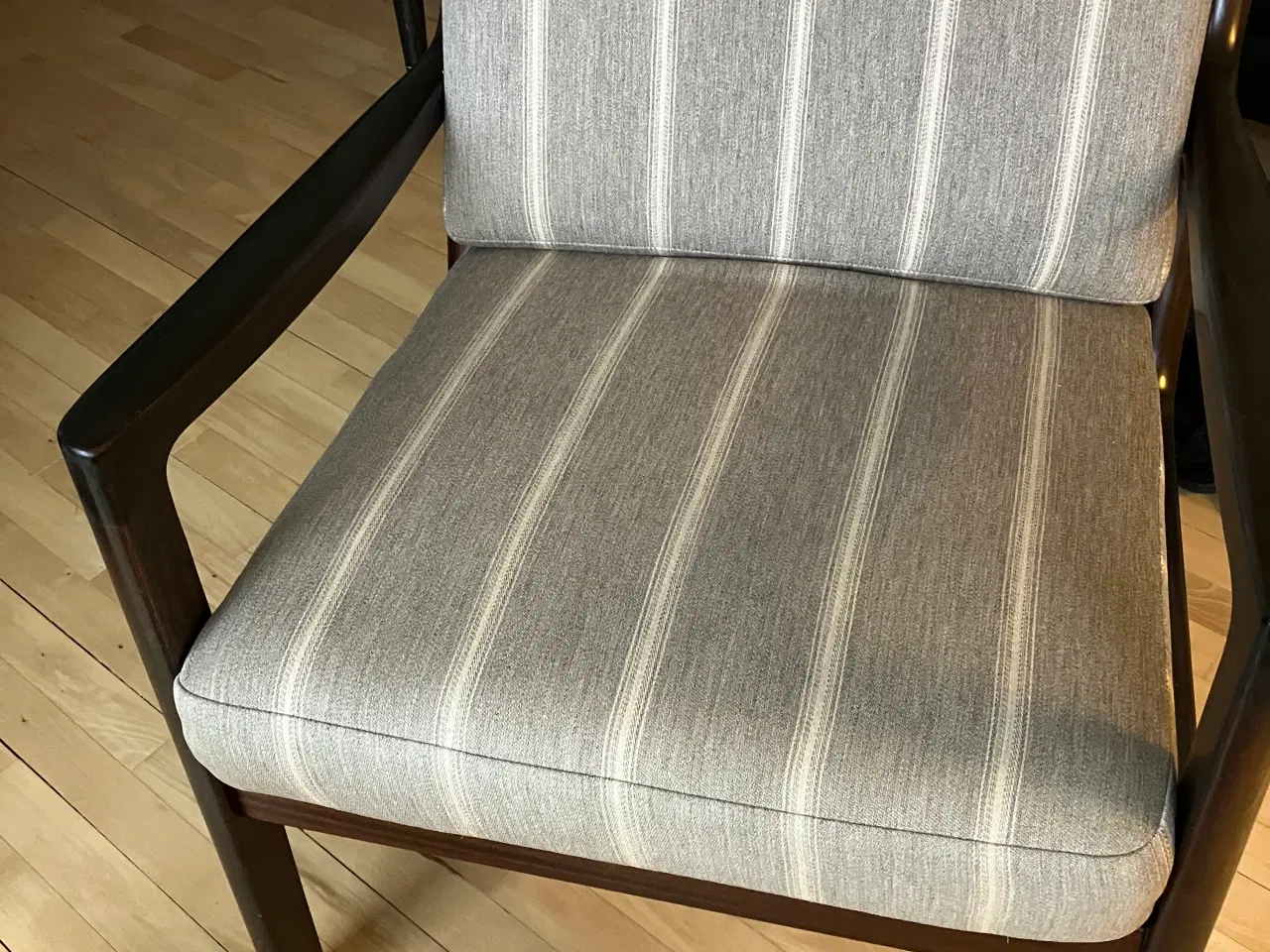 Billede 11 - Lænestol Ole Wanscher i mahoni og uldbetrak ny POL