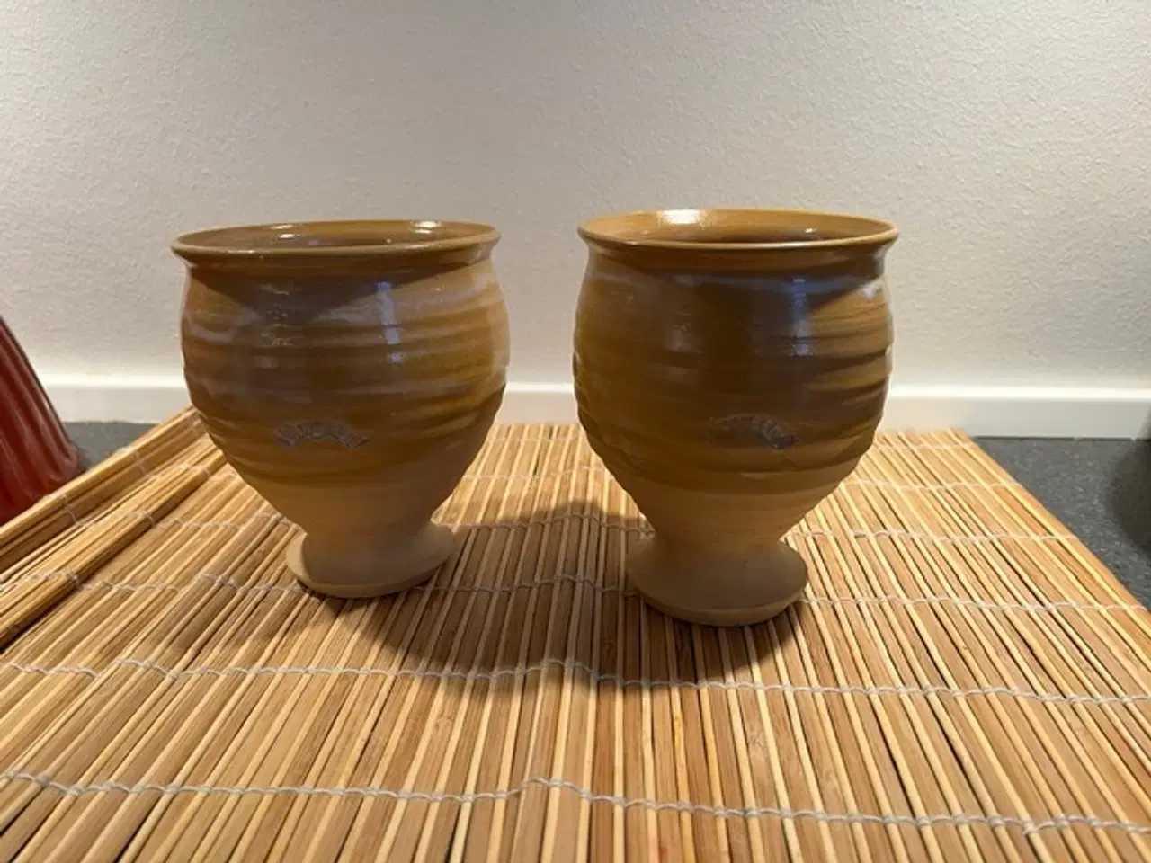 Billede 1 - 2 flotte "middelalderkrus" fra Worgaard