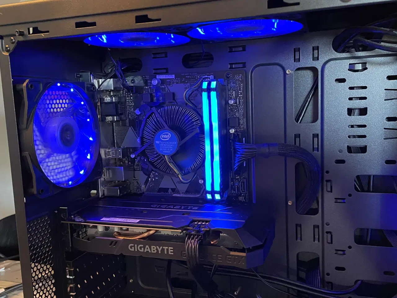 Billede 4 - COFFEE LAKE GAMER
