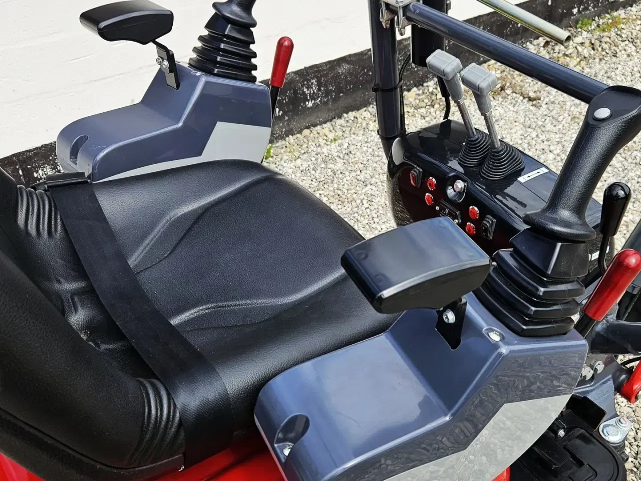 Billede 14 - MOLE M12 / fabriksny / med skovle & Kubota motor