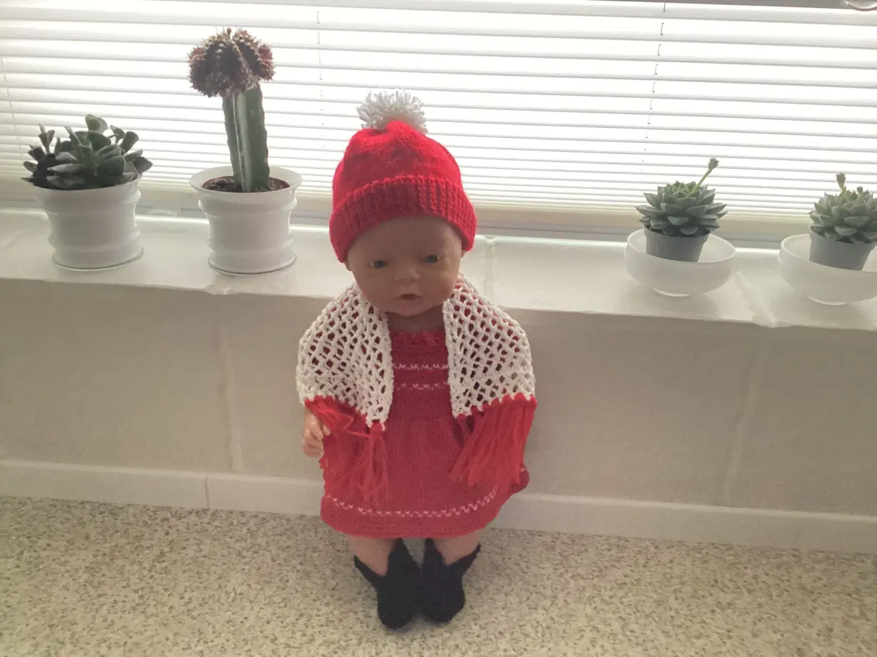 Billede 3 - Strikket dukketøj