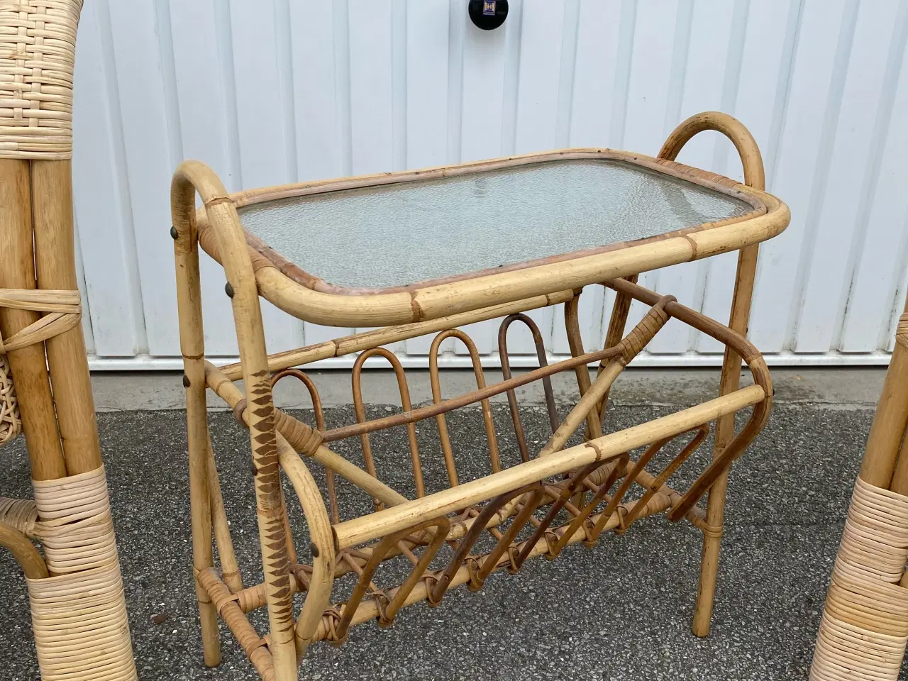 Billede 3 - Flot kurvesæt med 2 stole og et bord/bladholder