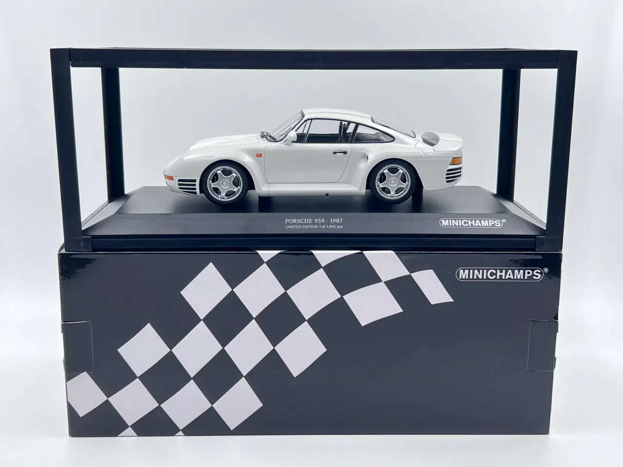 Billede 8 - 1986 Porsche 959 Coupé 1:18  Sjælden model 