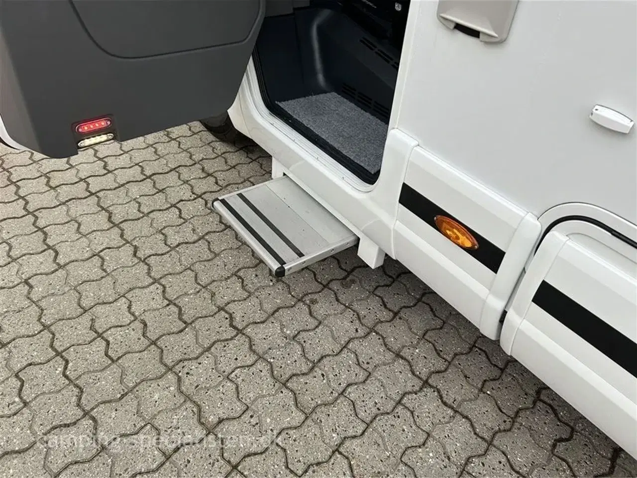 Billede 6 - 2025 - Kabe Travel Master Crown i760 LGB   Kabe Crown 760 LGB model 2025 på Mercedes kan nu ses hos Camping-Specialisten