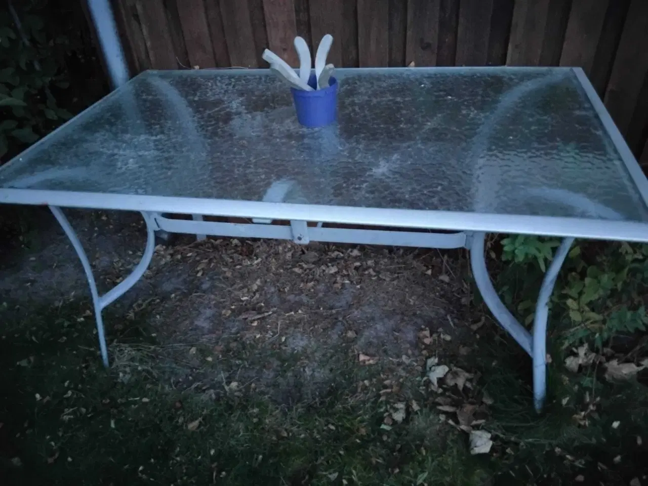Billede 1 - Havebord- hærdet glas.