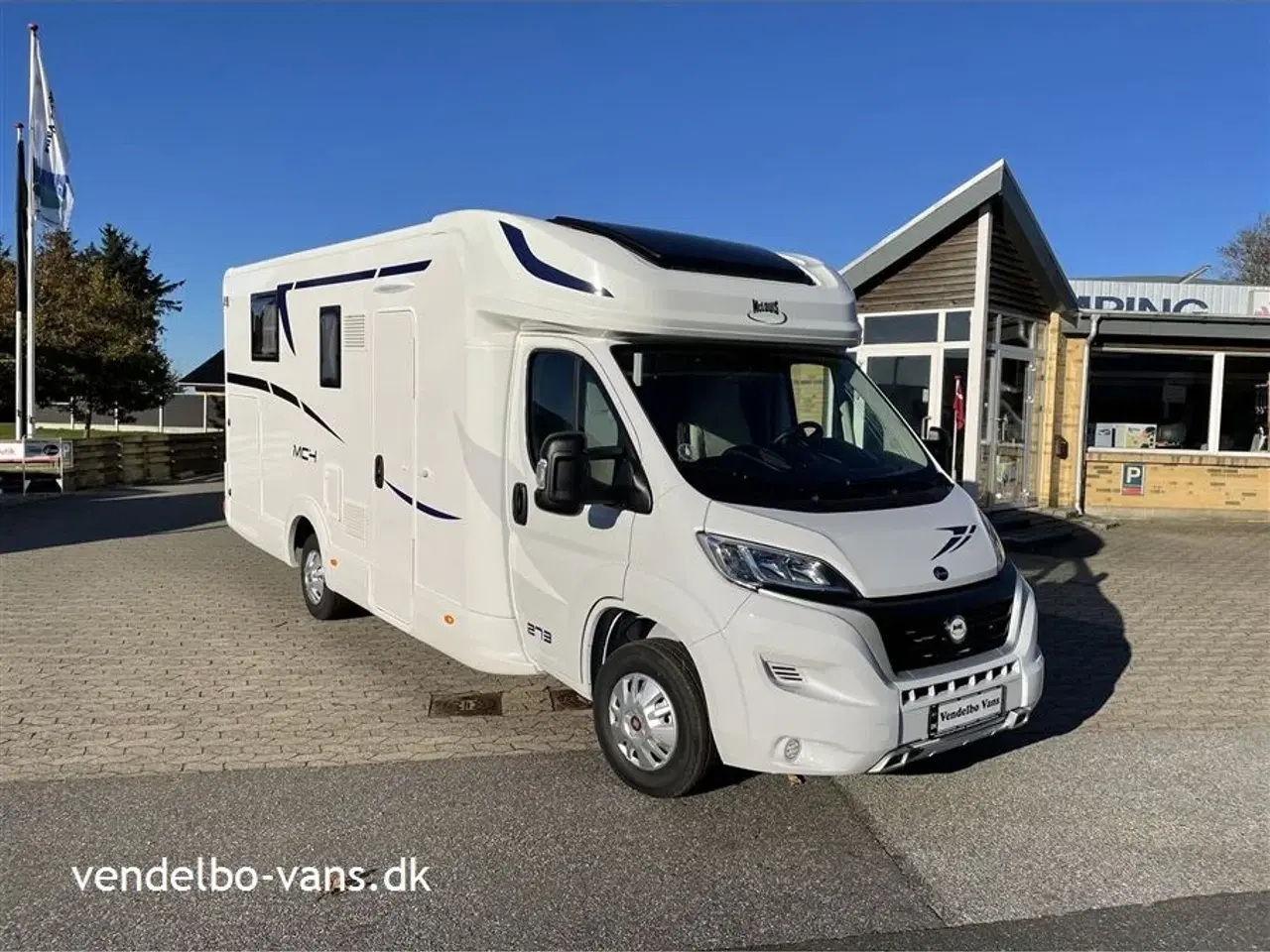 Billede 1 - 2022 - McLouis Mc4 273   Enkeltsenge og stor garage - 10 års tæthedsgaranti - Glasfiber sider-tag-bund
