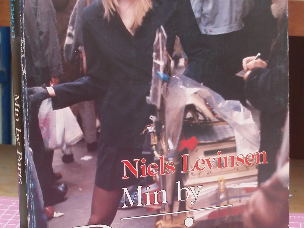 Billede 1 - Min by Paris af Niels Levinsen